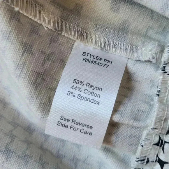 CAbi Coupe Bomber Jacket Ivory & Black Size M Style # 931 - Picture 10 of 15